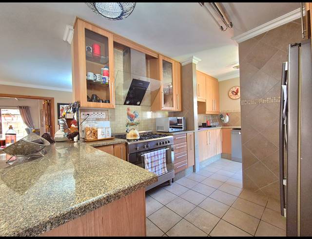 4 BEDROOM VILLA FOR SALE IN DALVIEW